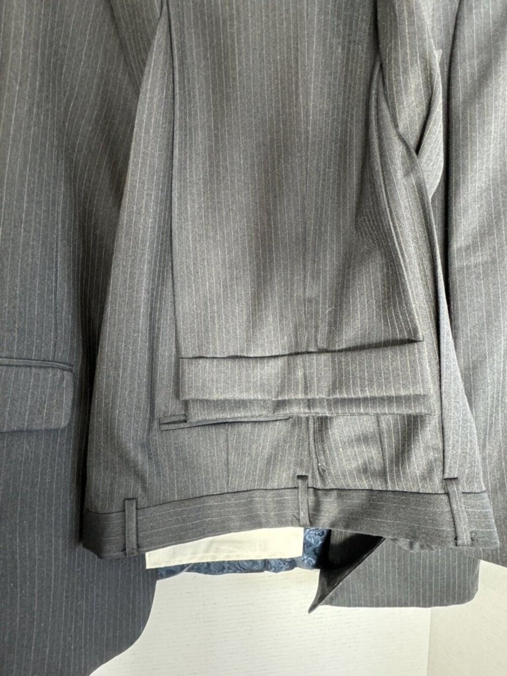 Tommy Hilfiger Mens Gray Pinstripe Wool Suit 43L W37 Colombia Business Office - Picture 7 of 11